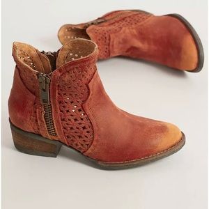 Circle G Western Boots Womens Zipper Round Toe Cut Out Ankle 8M Red Q0003. EC